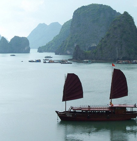Halon Bay Vietnam